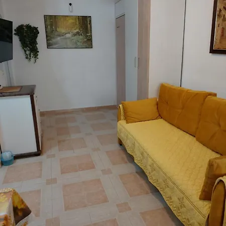 Apartment Studio,10 Min To Del Cura With Swim.pool